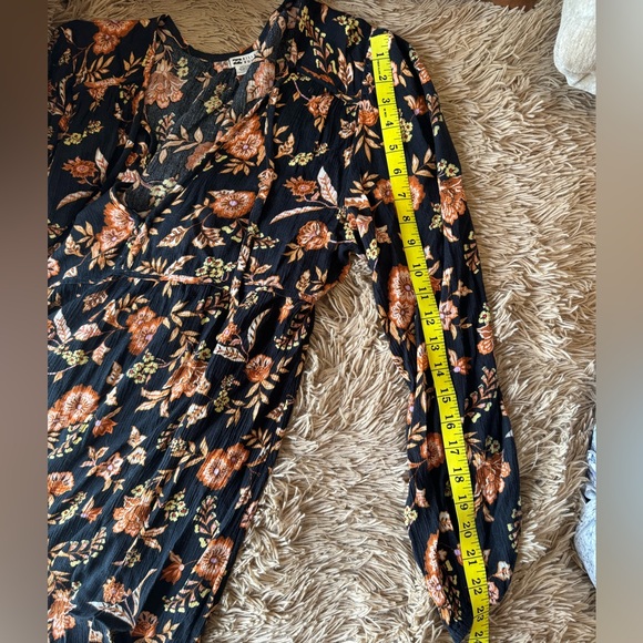 Billabong L Black Floral Long Sleeve Crinkle Hearts Desire Mini Dress - Picture 11 of 11